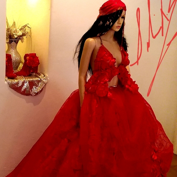 "SAHANA" Red & Gold Wedding Ballgown Set - Picture 1 of 10